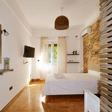 A Modern Rustic Cosy Apartment At The Foot Of Mount Lycabettus Athens Exterior photo