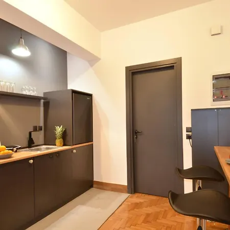 A Modern Rustic Cosy Apartment At The Foot Of Mount Lycabettus Athens Exterior photo