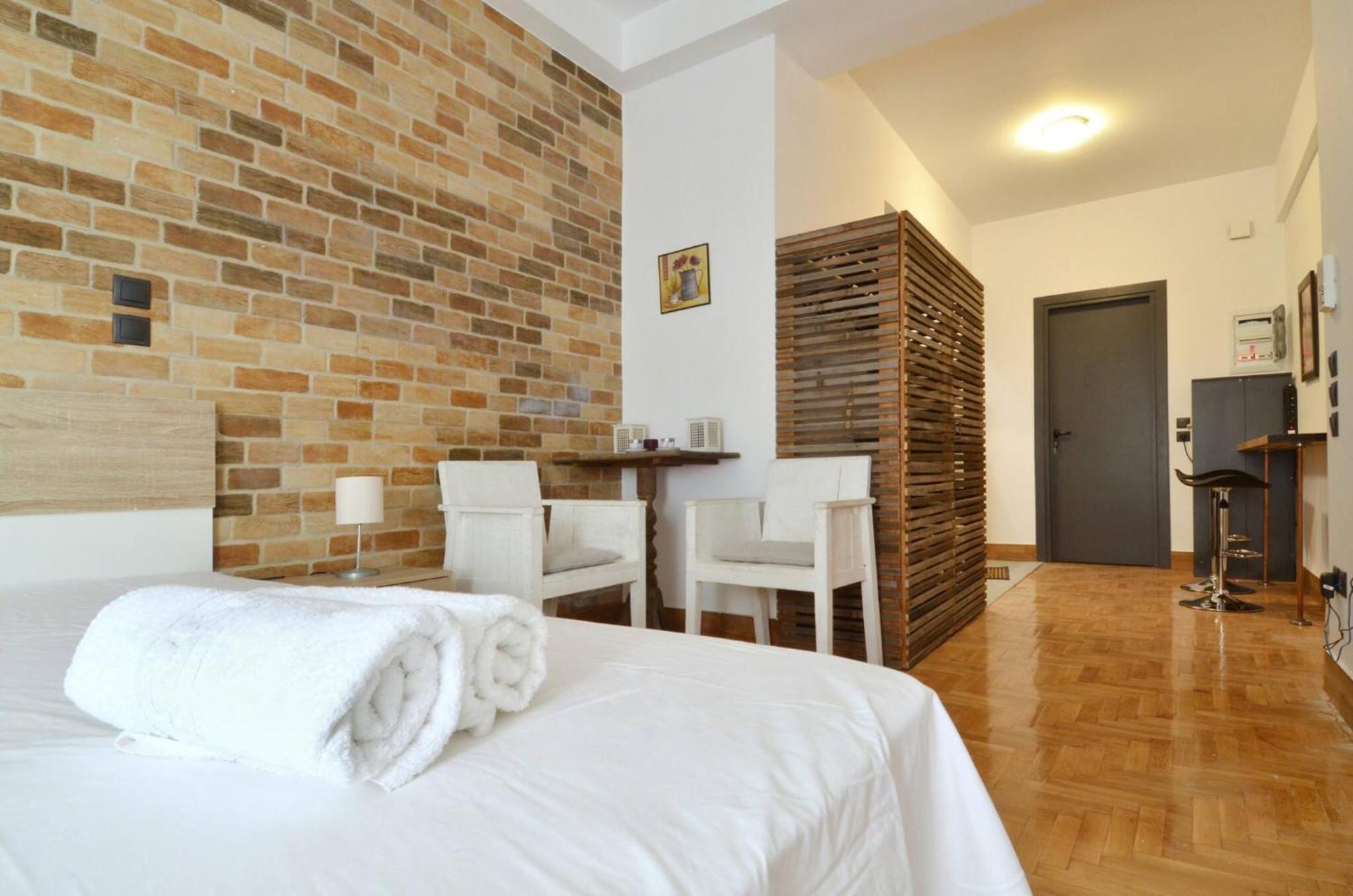 A Modern Rustic Cosy At The Foot Of Mount Lycabettus Διαμέρισμα *