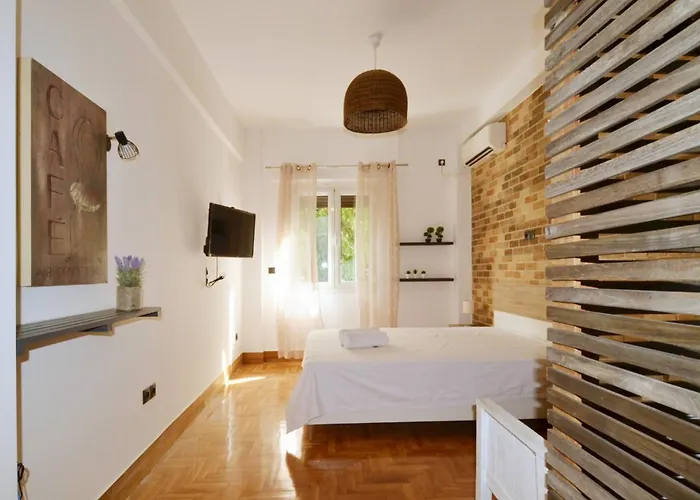A Modern Rustic Cosy Apartment At The Foot Of Mount Lycabettus