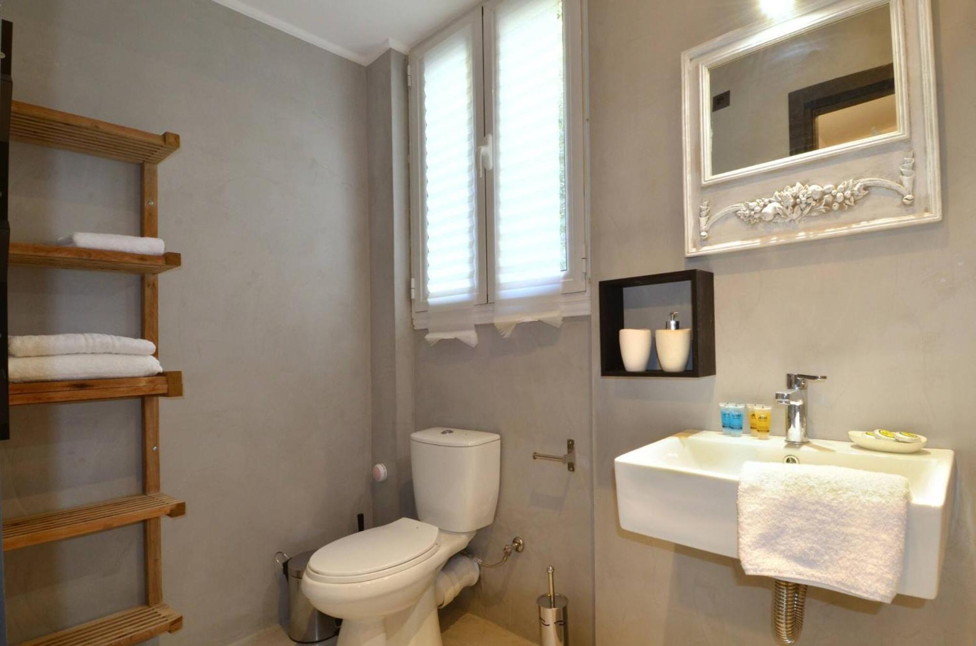 Apartment A Modern Rustic Cosy At The Foot Of Mount Lycabettus Athens